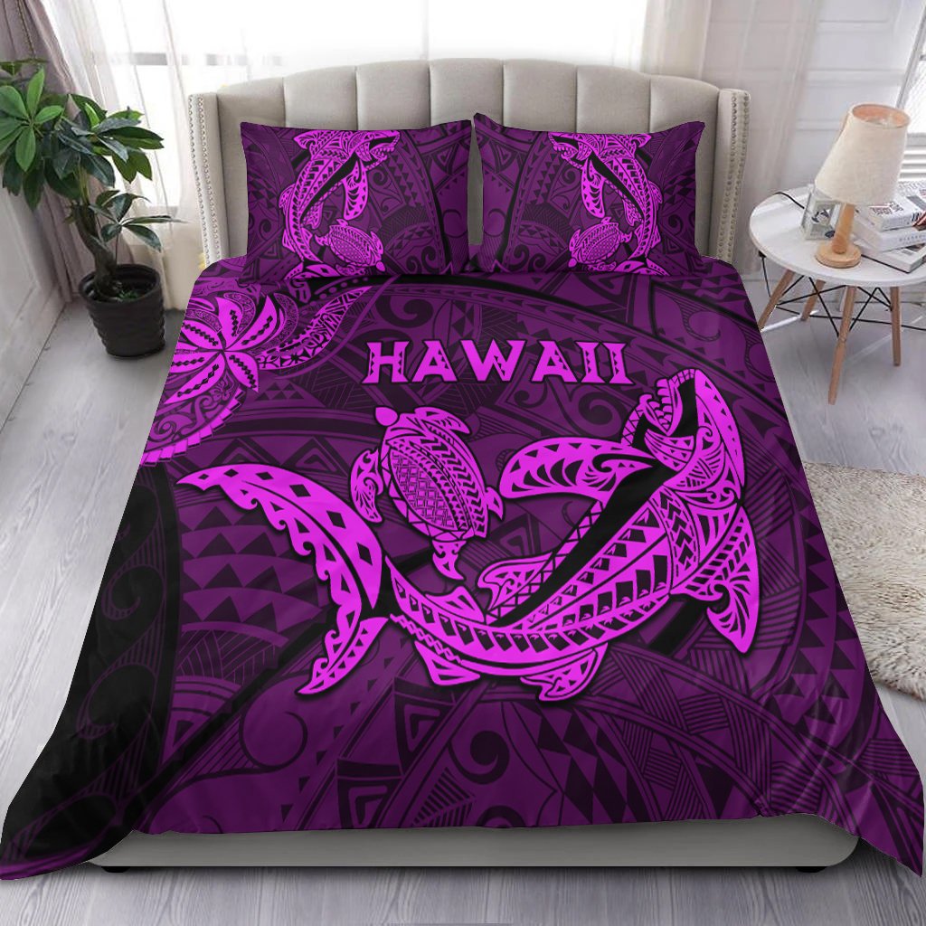 Purple duvet and pillow set with Hawaii logo and shark/turtle pattern