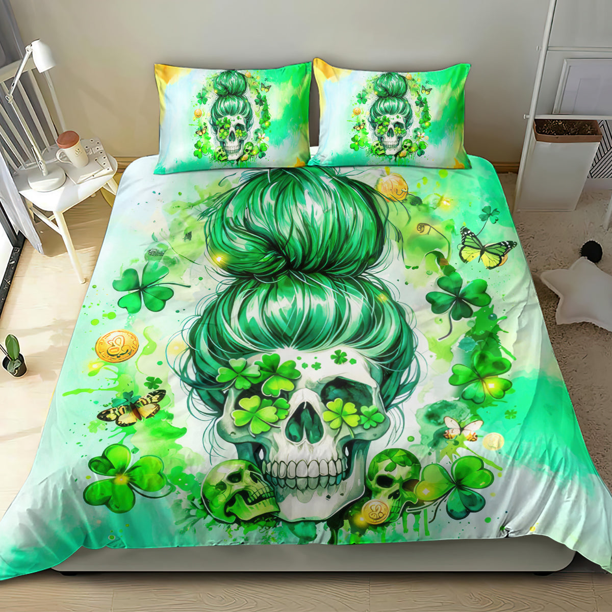 Green quilt set with skull graphic, clovers, and two matching pillow shams