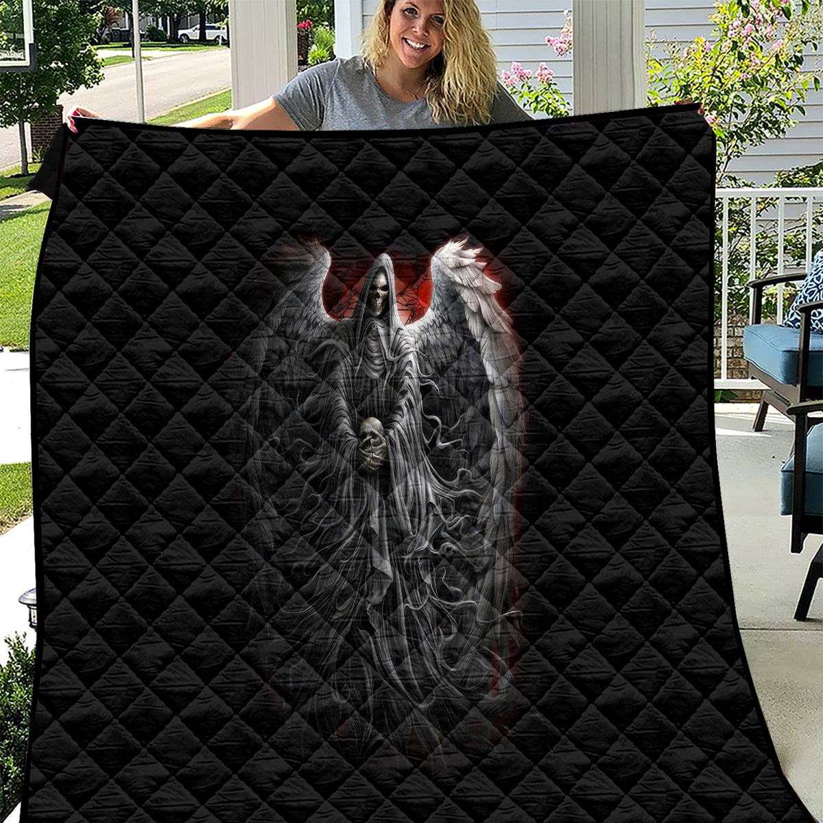 skull-quilt-death-angel-hold-skull