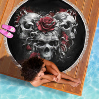 150cm round beach blanket with skull-and-rose artwork, black background, white fringe