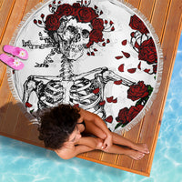 Round beach blanket, white with fringed border, rose-skull skeleton print with red roses