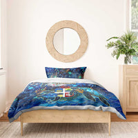 Blue tropical duvet cover with sea turtle motif and matching pillow shams