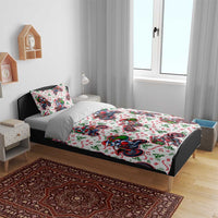 White Christmas bedding set with Santa on motorbikes print on duvet and pillowcases