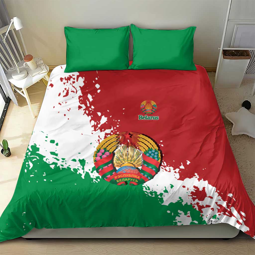 Green and red duvet cover set with two green pillowcases and Belarus emblem splash print
