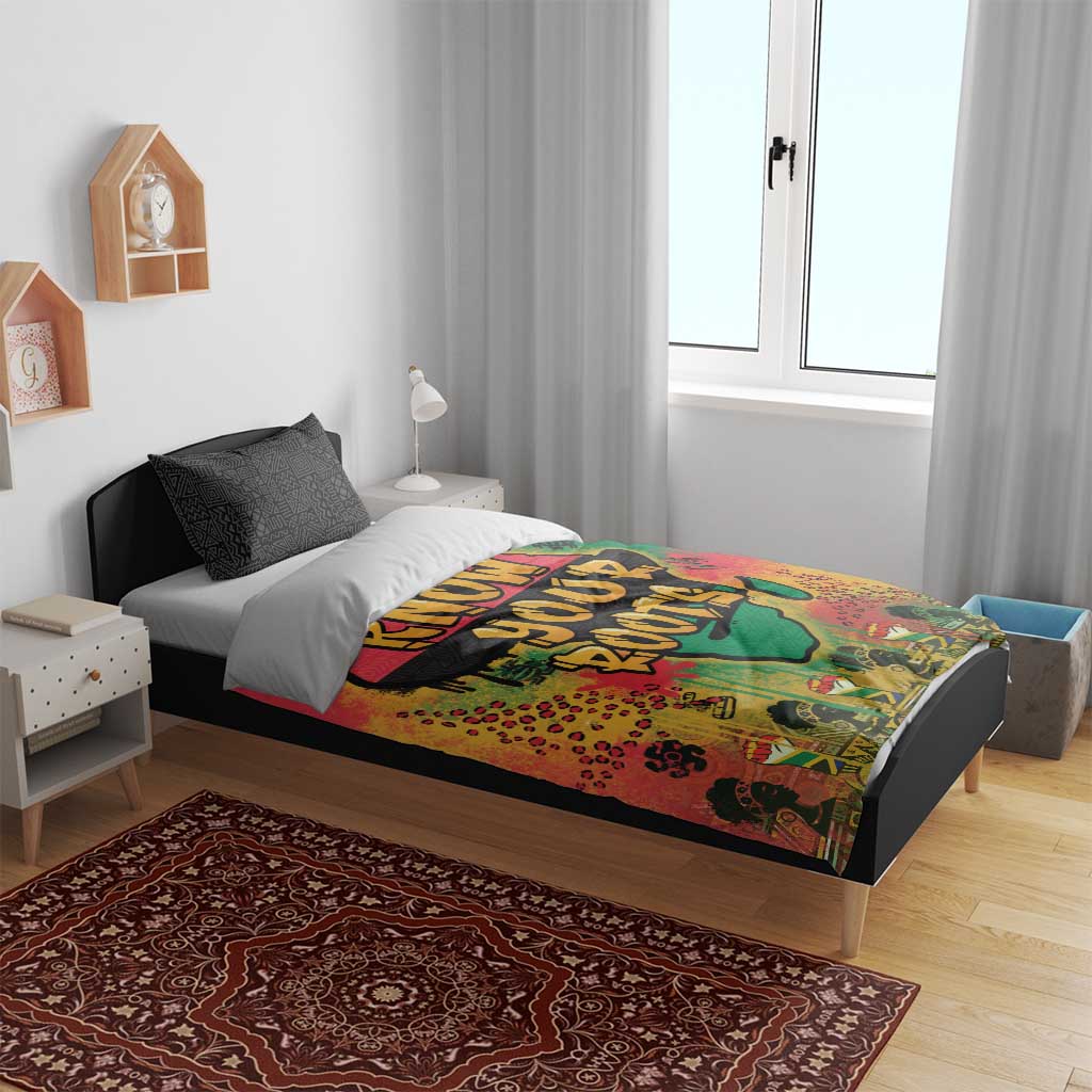 Bedding set with graffiti African map duvet cover, multicolor red-yellow-green on bed