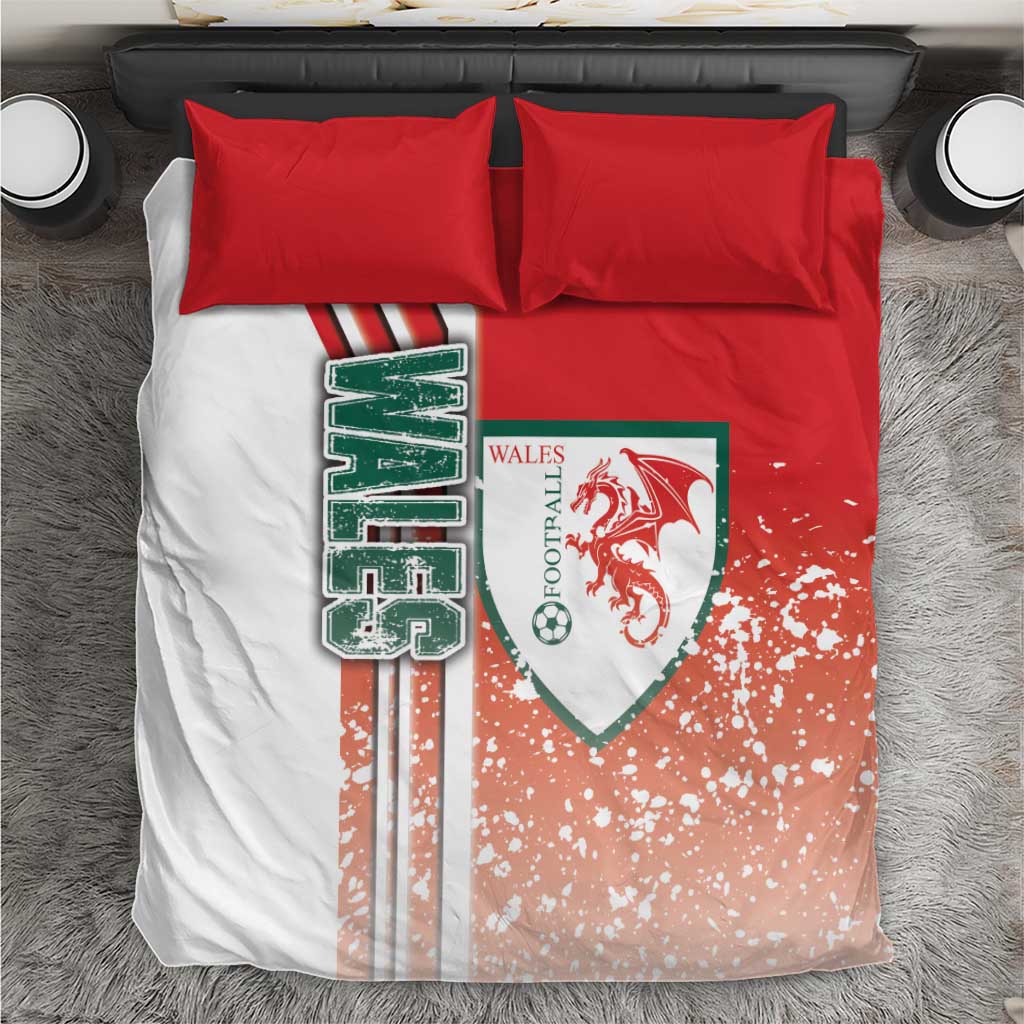 Wales-themed football bedding set with red and white duvet cover and two red pillowcases