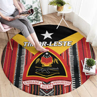 Round carpet with Timor-Leste crest, black base and yellow field, red striped border