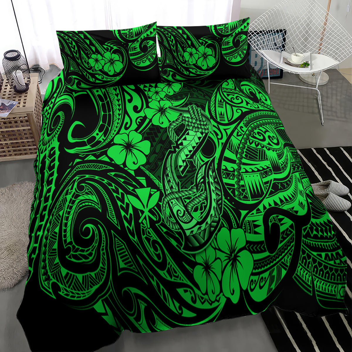 Green Polynesian fish hook patterned comforter with two coordinating pillowcases