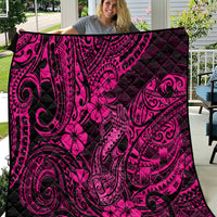 Pink and black Hawaii fish hook quilt with hibiscus and tribal tattoo style pattern