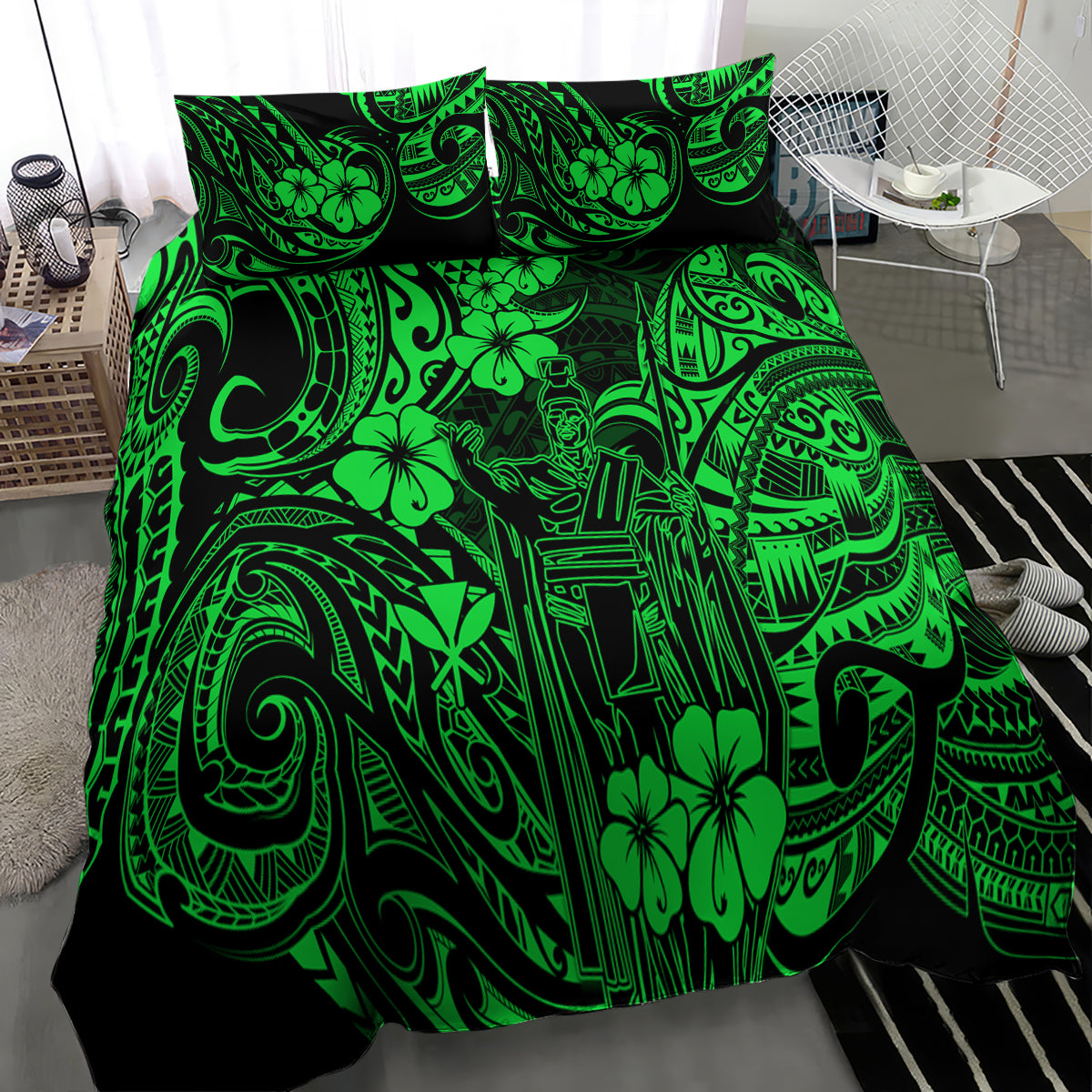 Green Polynesian patterned duvet with two pillowcases and black accents