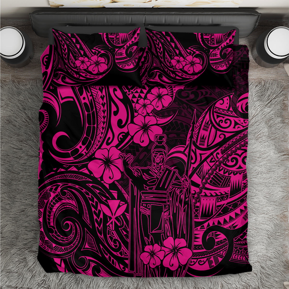 Pink and black Polynesian pattern bedding set, comforter close-up