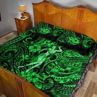 Green Polynesian quilt bed set with hula girl print and leafy spiral decorative design