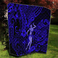 Polynesian hula girl quilt in navy and royal blue with black swirling tribal designs