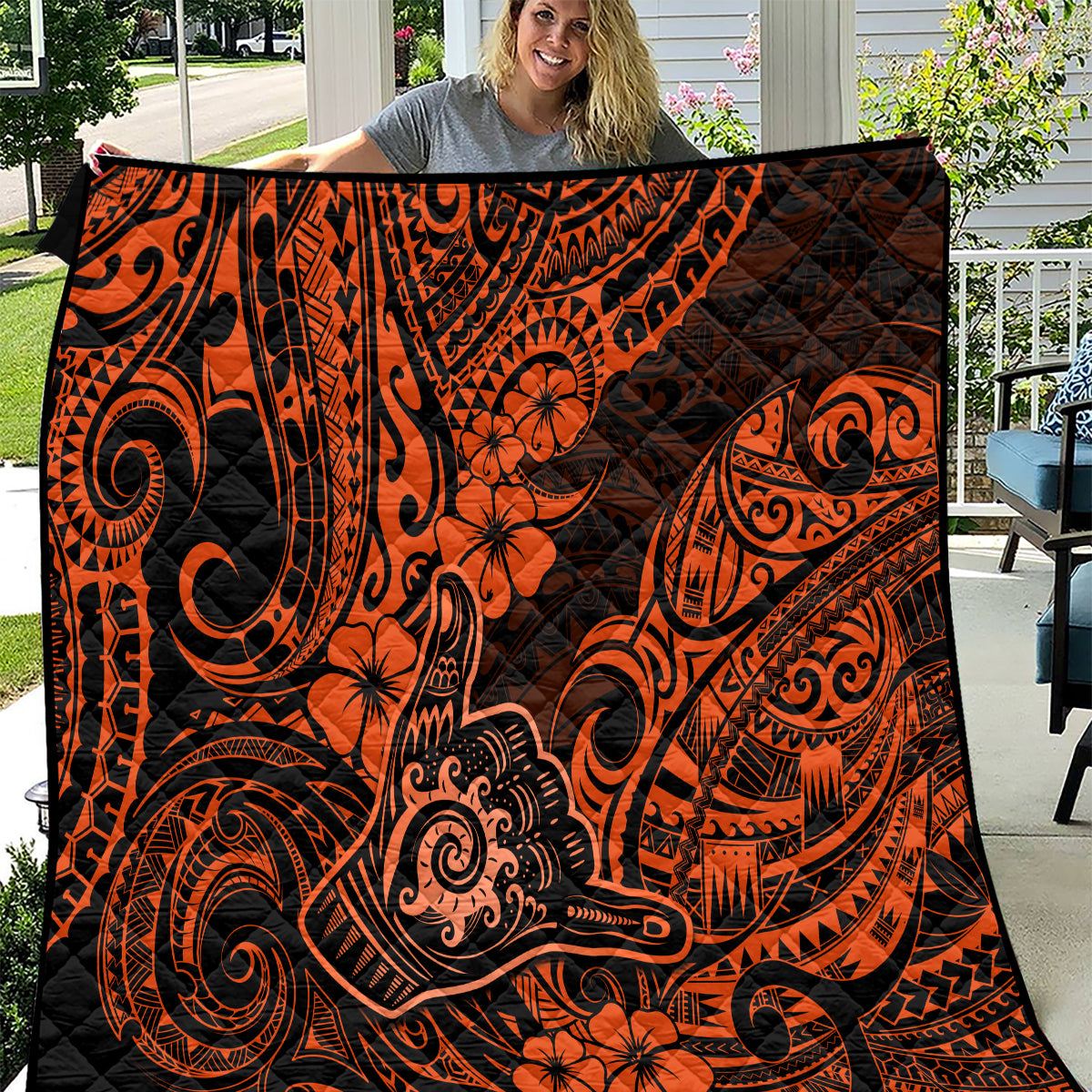 hawaii-shaka-sign-quilt-with-polynesian-hibiscus-orange-unique