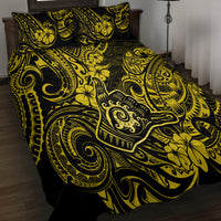 Yellow and black quilt bed set with Polynesian scroll and flower print, two pillows
