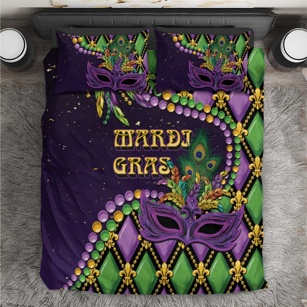 Purple Mardi Gras bedding set with purple mask, fleur-de-lis, beads and green accents