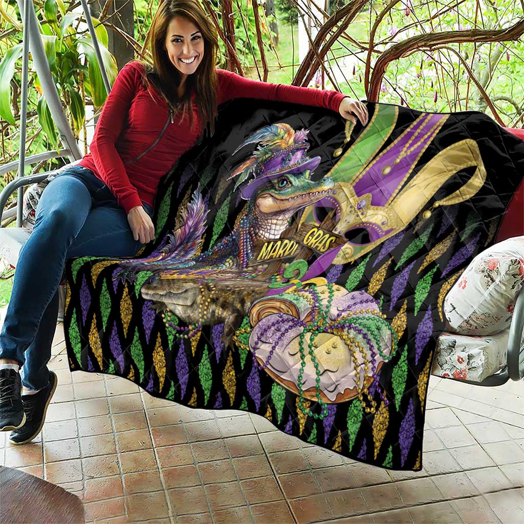Black quilt featuring glittery alligator and fleur-de-lis, purple, green, and gold details