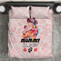 Pink Mother Day bedding set with rose pattern, 'MOMMY Est. 2024' and two matching pillowcases