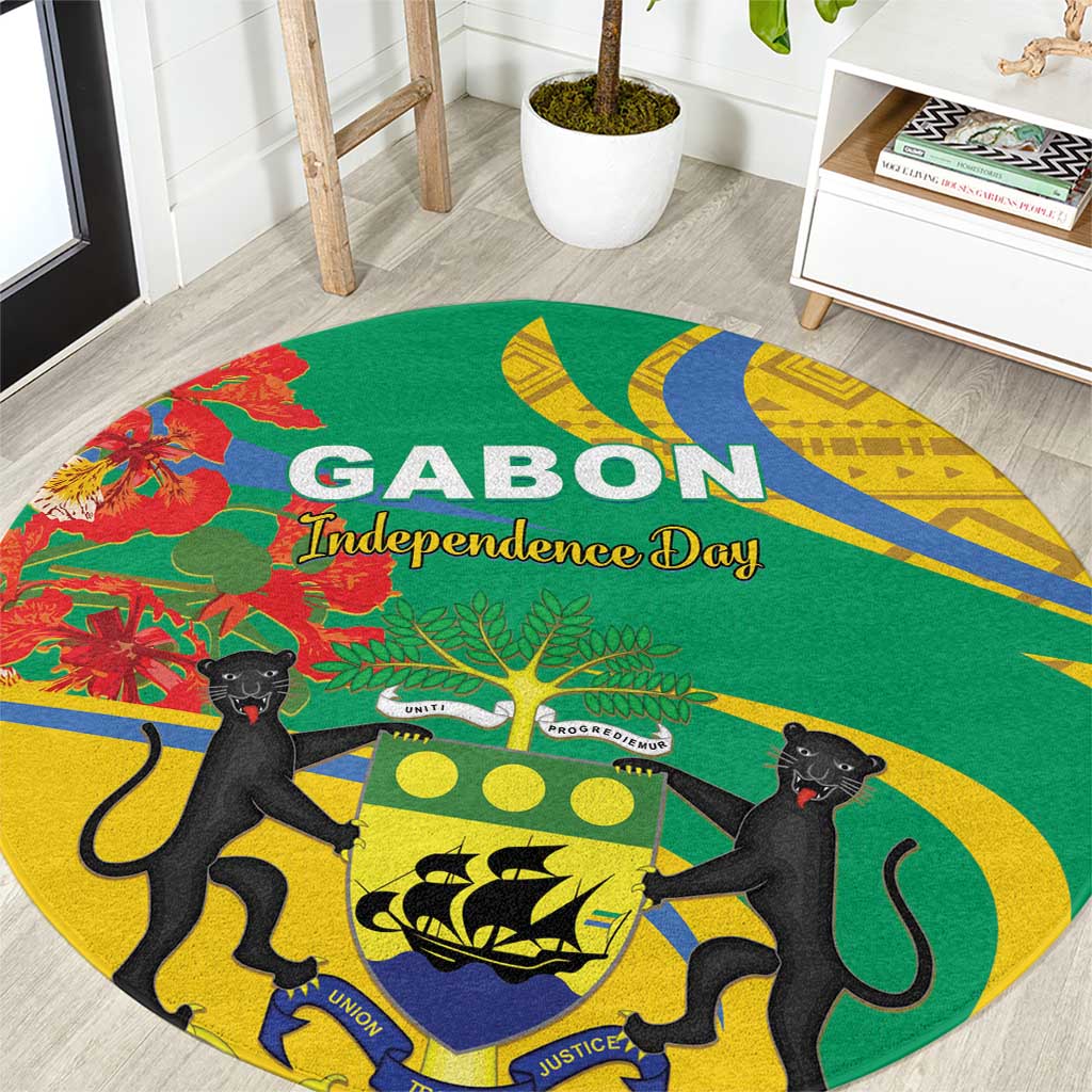 Round green rug with yellow border, black cats, and independence-day emblem in center