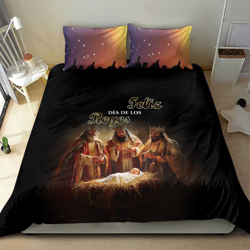 Black bedding set with three kings nativity art and 'Feliz Dia de los Reyes' above; two pillows