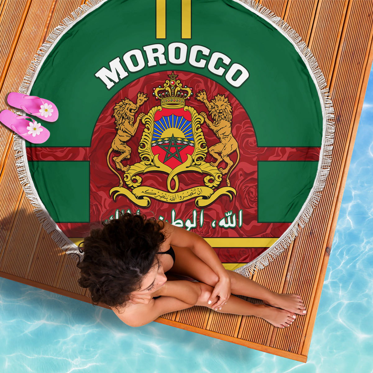 Round Morocco beach blanket, green with tassel fringe, MOROCCO text and crest