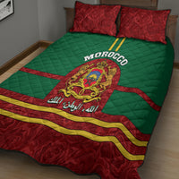 Quilt bed set with green-red stripes, Morocco text, and coat of arms; red shams
