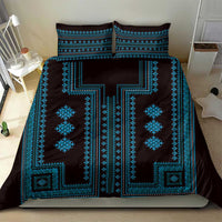 Blue and black bedding set with symmetrical border geometric motifs and two pillow shams