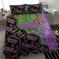 Mardi Gras bedding set featuring a purple glitter panel and "MARDI Gira s" center print