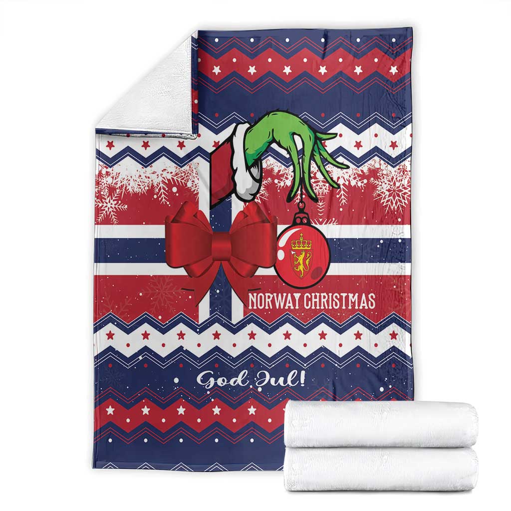 Folded Christmas blanket with Nordic reindeer motif and ribbon bow