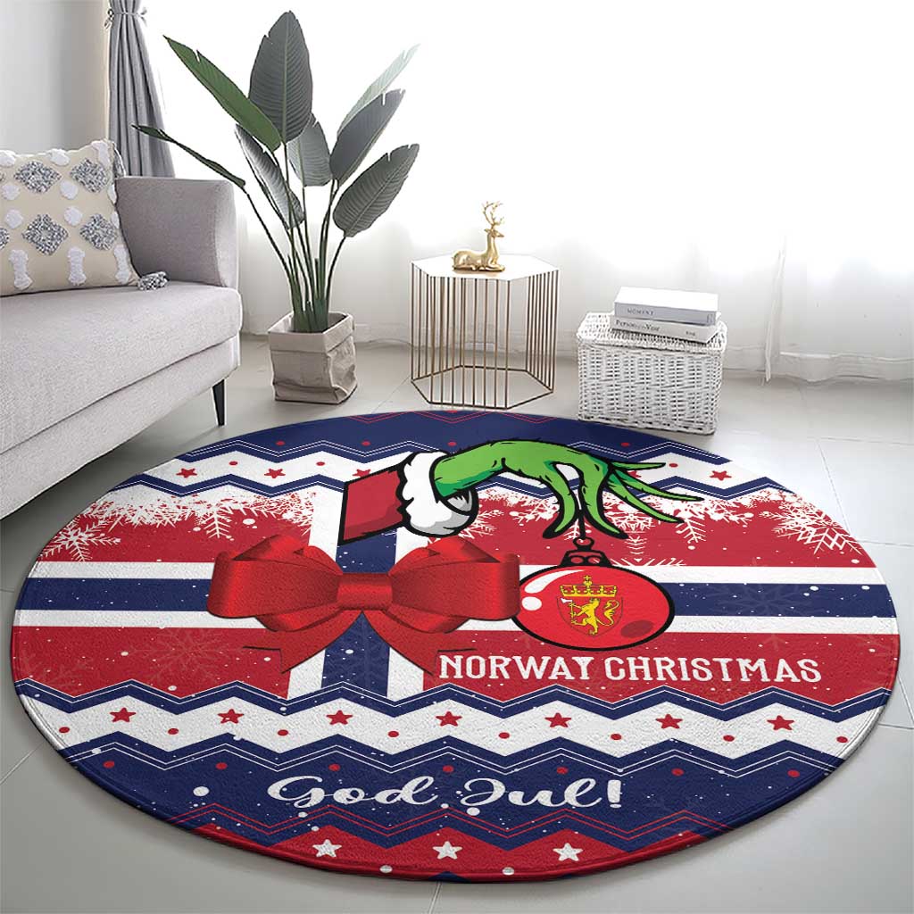 Blue and red round Christmas rug with green goat, ornament, and 'God Jul!'