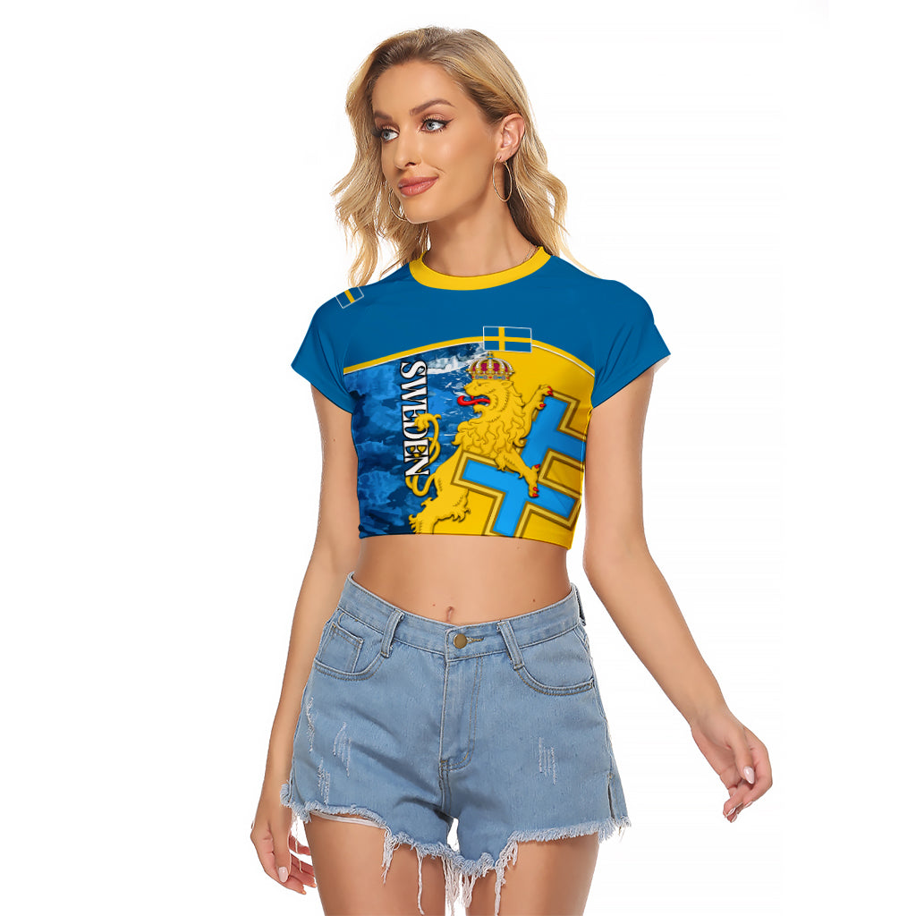 Sweden Raglan Cropped T Shirt Swedish Lion With Coat Of Arms - Wonder Print Shop