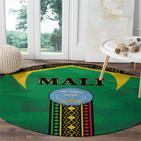 Green round carpet featuring “MALI” text and a central emblem with black, yellow, red, and green stripes.
