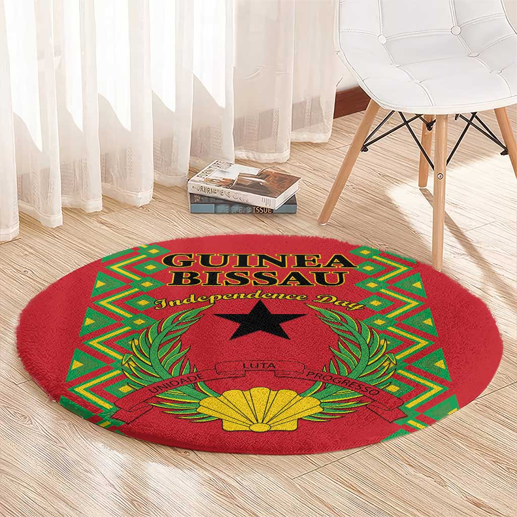 Red round rug with Guinea-Bissau Independence Day lettering and central black star