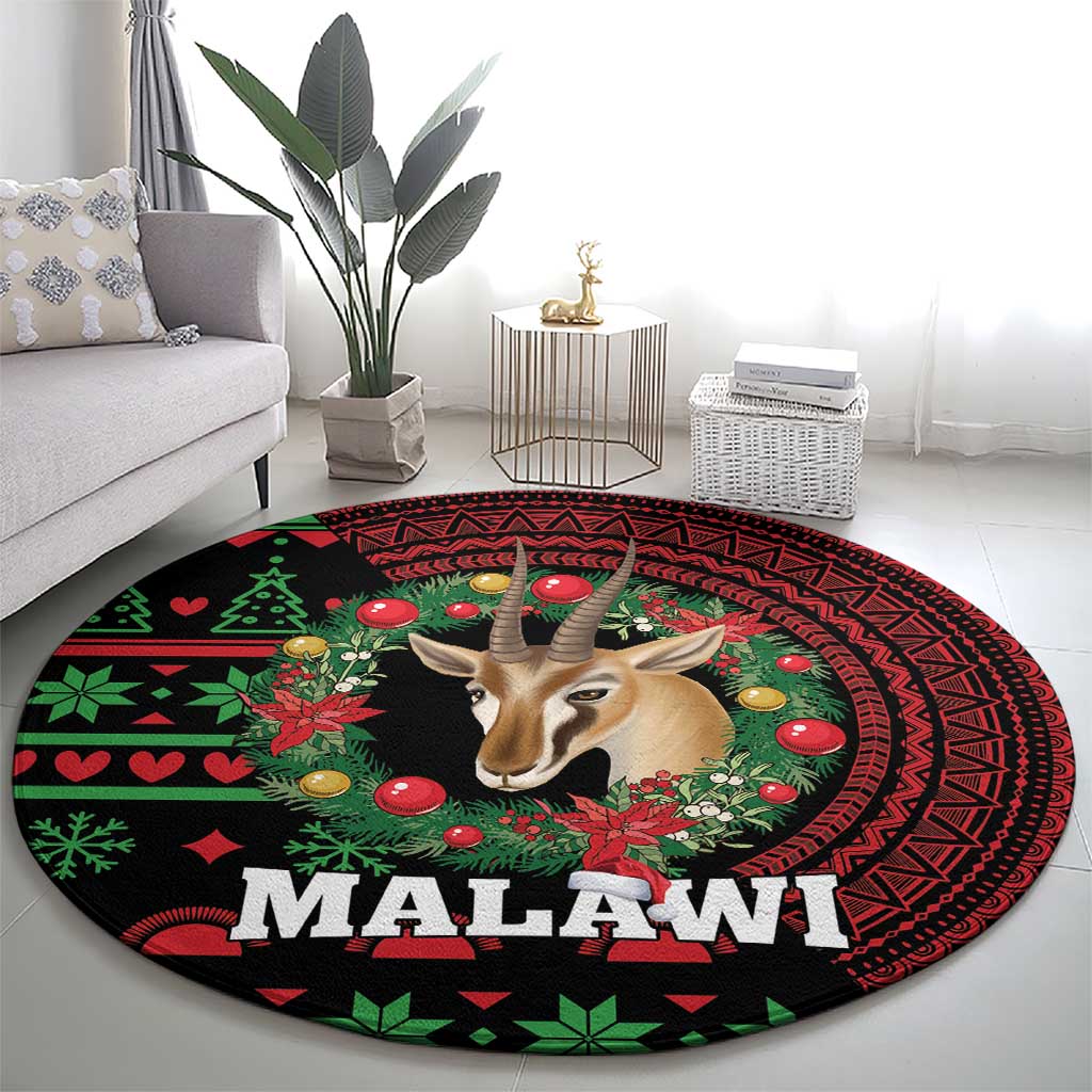 Round rug, black/red/green, Malawi print with gazelle and holiday plants
