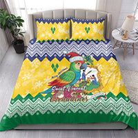 Parrot-themed holiday bedding set with yellow top, blue zigzag band, green bottom, 2 pillowcases