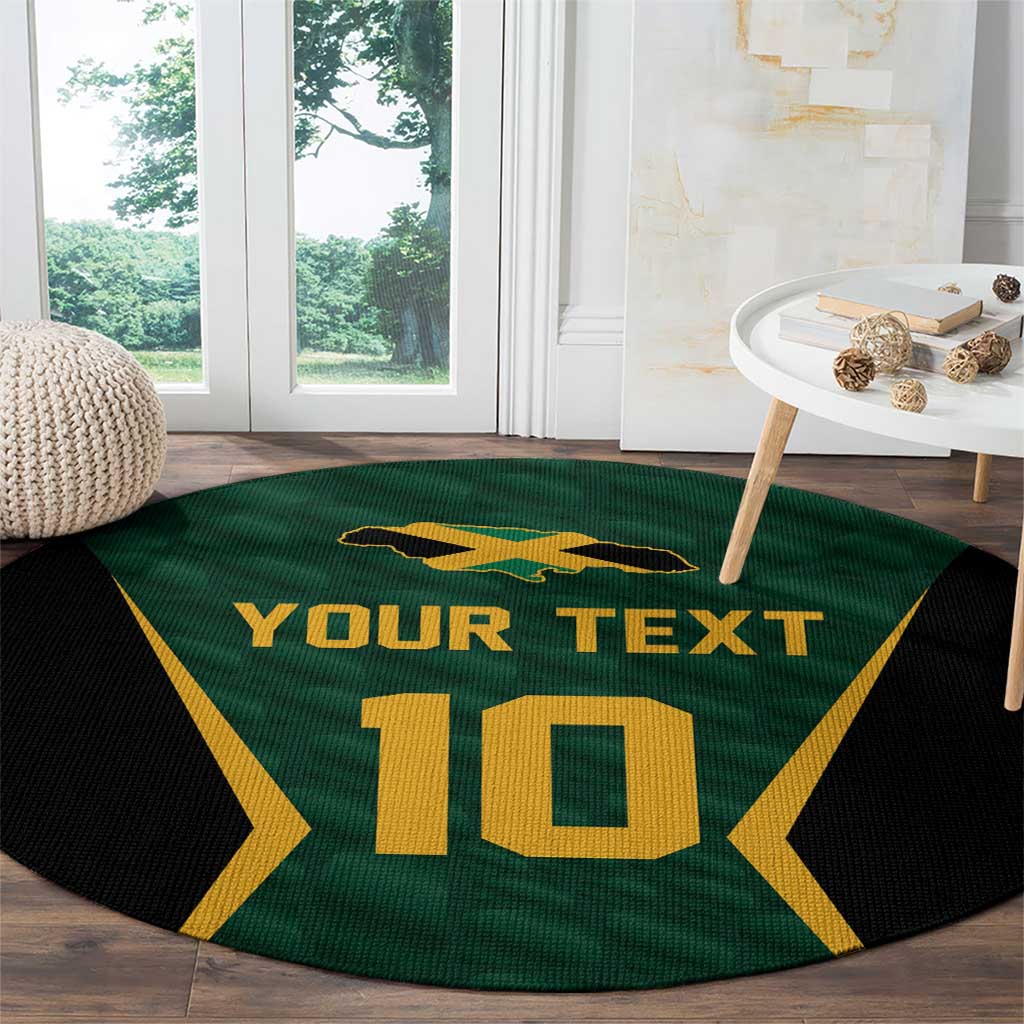 Green round cricket carpet with black border and gold 'YOUR TEXT' with number 10