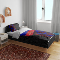 Black and blue duvet with red graphic stripe plus two matching pillowcases