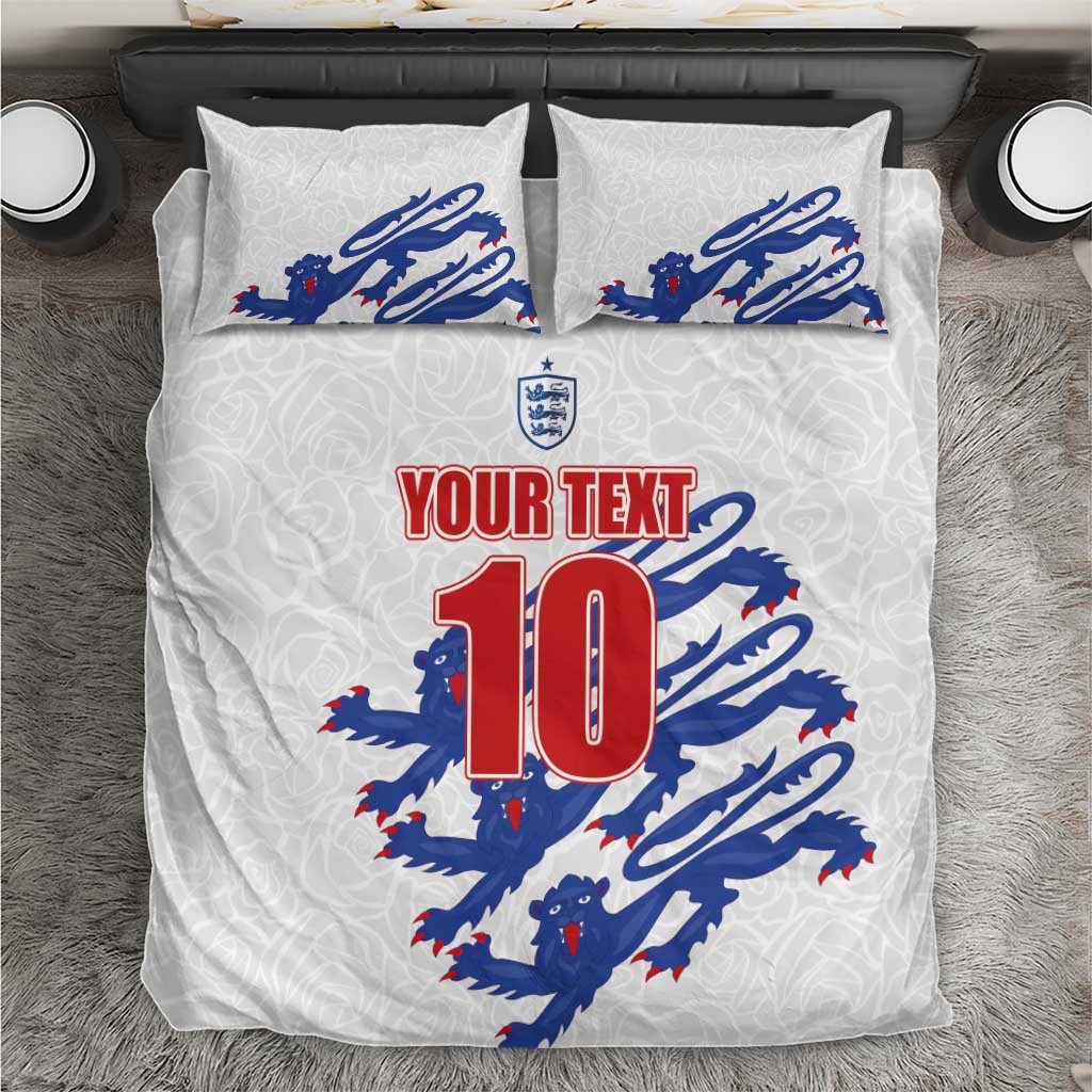 Football bedding set close view: white duvet with blue crest, red '10' and 'YOUR TEXT', 2 pillows