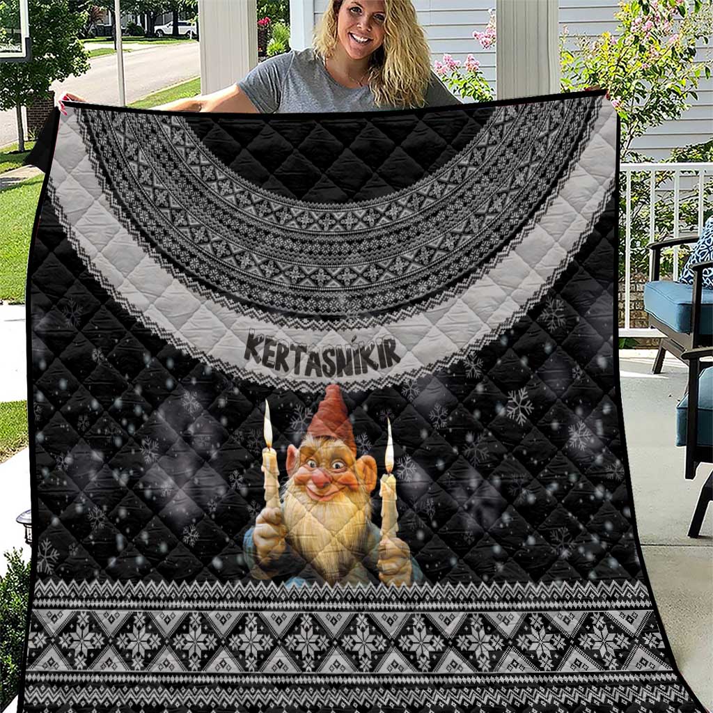 Black quilt throw blanket with Nordic stripe and cat character graphic
