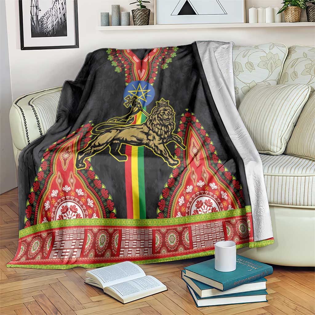 Black lion and star seal blanket with red-green patterned border