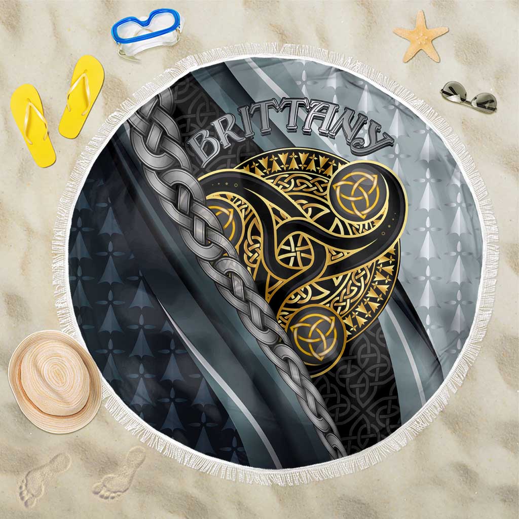 Brittany Triskele Celtic Beach Blanket Silver and Gold Sporty Style - Wonder Print Shop