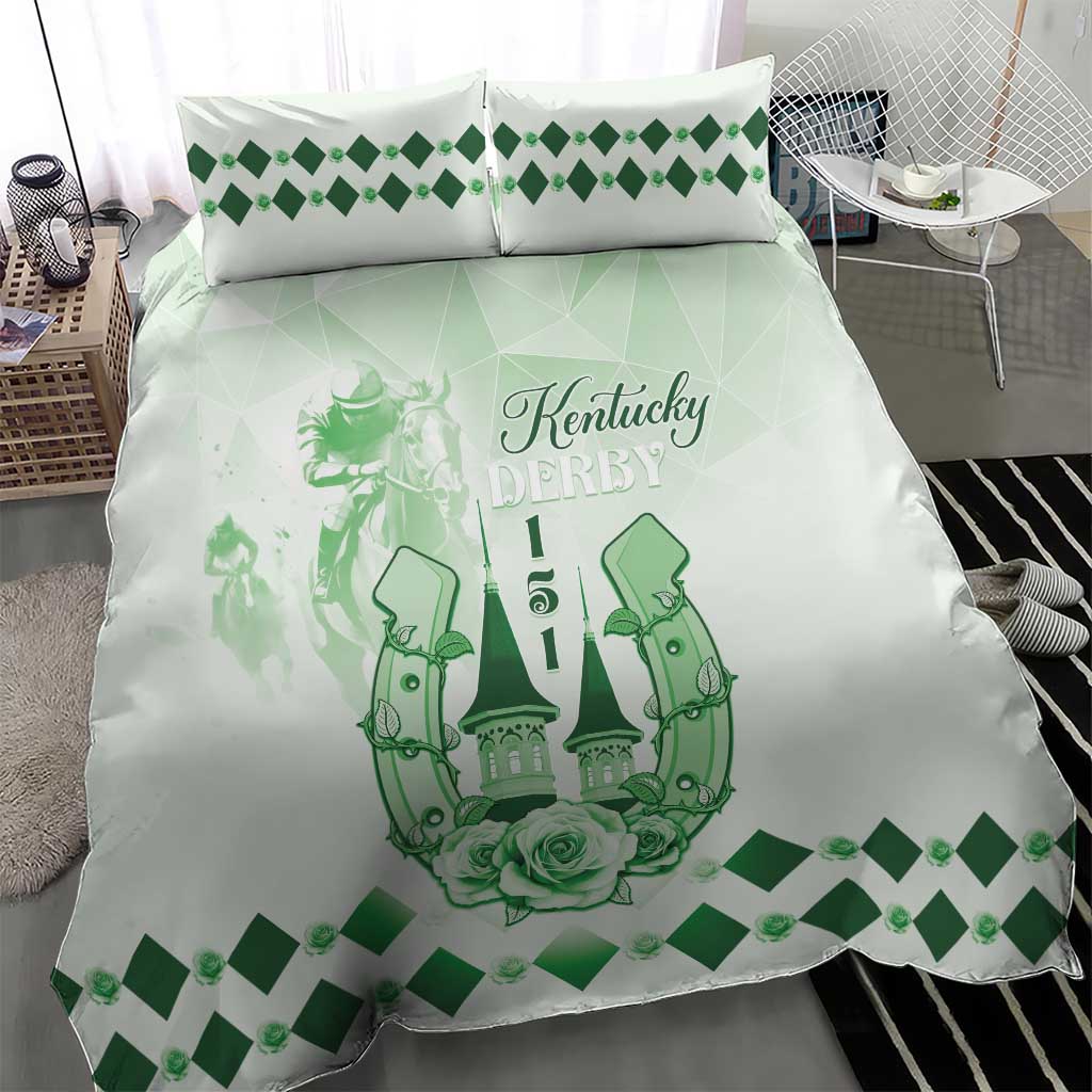 Green and white bedding set: Kentucky Derby duvet and two diamond-pattern pillowcases