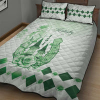 Green and white horse racing quilt bed set with quilted check border and 2 pillows