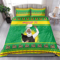 Green bedding set with Santa figure centered, red-yellow borders and patterned trim