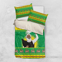 Green bedding set with pillowcases: Santa figure print on comforter with matching borders