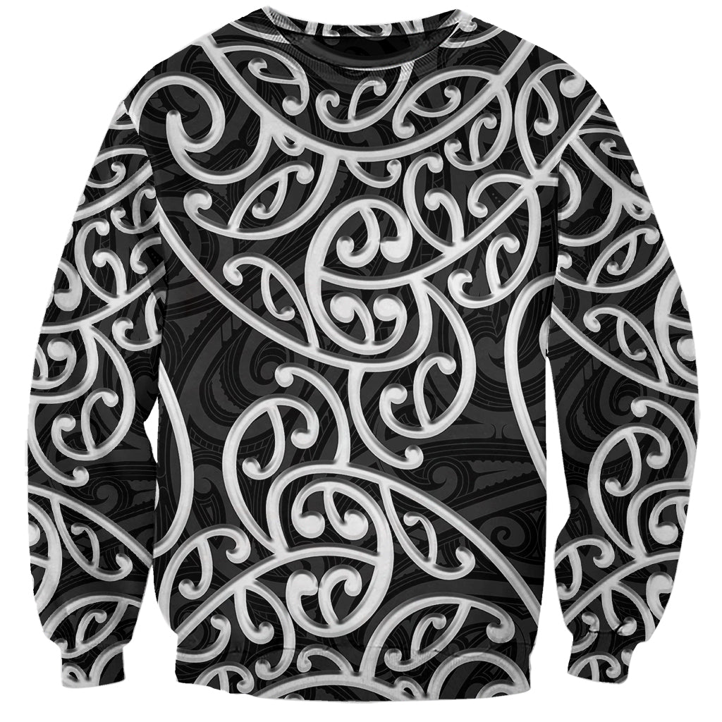 Unisex sweatshirt with black-and-white swirling Maori-style pattern, crew neck, long sleeves