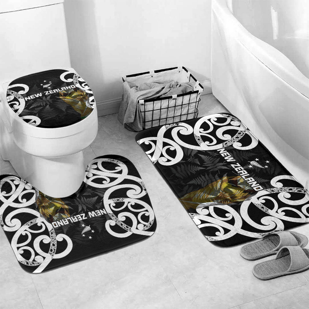 New Zealand WC2026 Black Bathroom Set Silver Fern