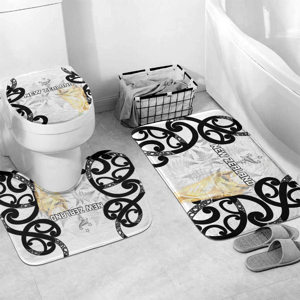 New Zealand WC2026 White Bathroom Set Silver Fern
