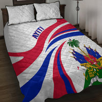 Quilt bed set with two pillows, white quilted surface and red-blue wave flag graphic