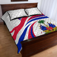 Quilt bed set with two pillows, white quilted bedding with red-blue flag wave design